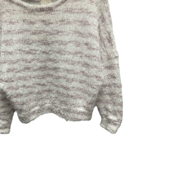 Rose & White 143 Story by Line‎ Up Cropped Eyelash Sweater Dolman Sleeves - Picture 3 of 8
